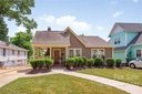 2417 Rozzelles Ferry Road sold home in Charlotte, SC