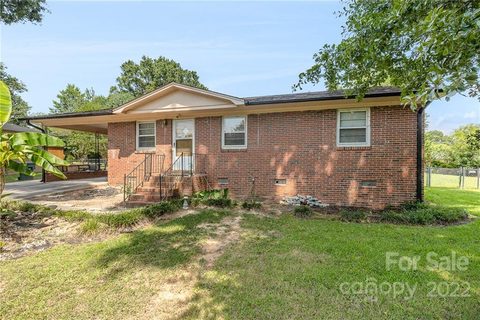 1532 Cloverdale Lane