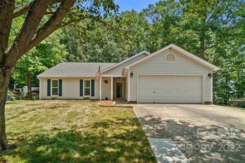 121 Shade Tree Circle