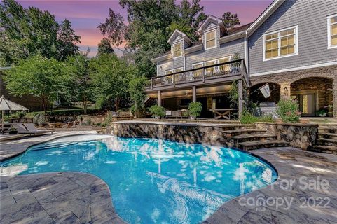 2826 Lake Shore Road