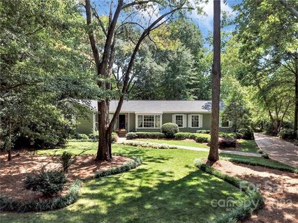 1520 Pelham Lane