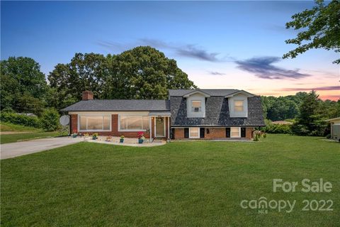 2560 Belshire Drive sold home in Cedar Valley, Conover, NC