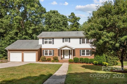 586 Crestside Drive