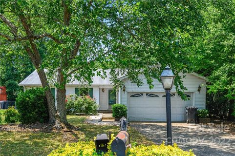 2938 Old House Circle