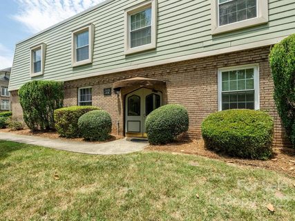 2600 Park Road Unit D