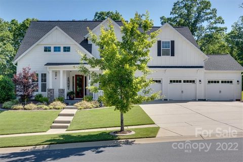 2240 Paddlers Cove Drive