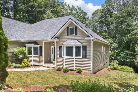 10 Cherokee Trail sold home in Sequoyah Hills, Fletcher, NC