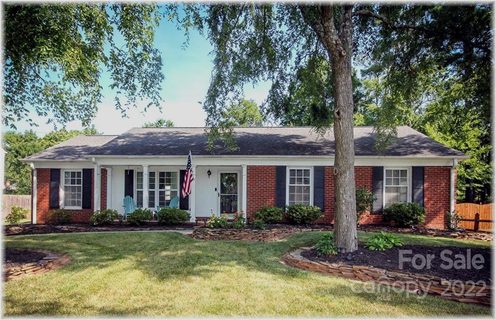 7520 Yellow Pine Court