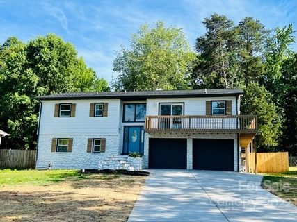 3419 Lake Shore Road
