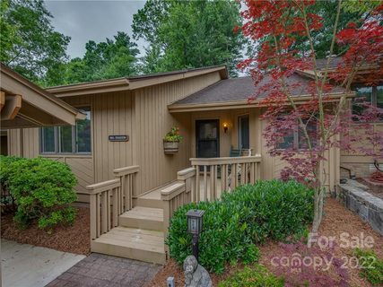 904 Red Oak Drive