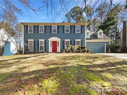 3412 Crescent Knoll Drive