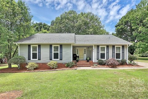 2915 Windrow Lane