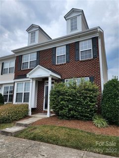 7527 Bluff Point Lane sold townhome in Bluffs at Waterside Crossing, Denver, NC