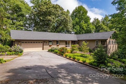 240 Grand Vista Court sold home in Sky Lake Estates, Hendersonville, NC