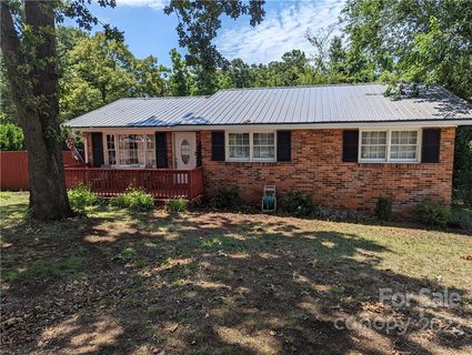 2038 Parkwood Drive