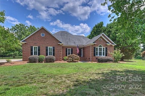 3134 Foxmeade Drive sold home in Providence Woods South, Weddington, NC