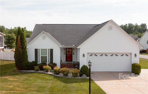 1025 Ayrshire Lane