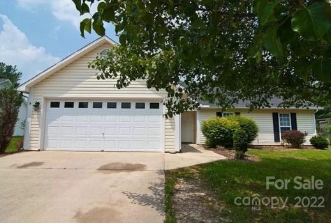 913 Woodhill Drive