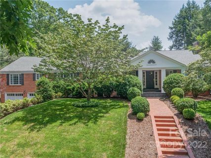 4 Fairway Place