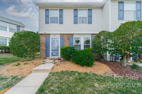 241 Water Oak Drive sold townhome in Park Lake, Pineville, NC
