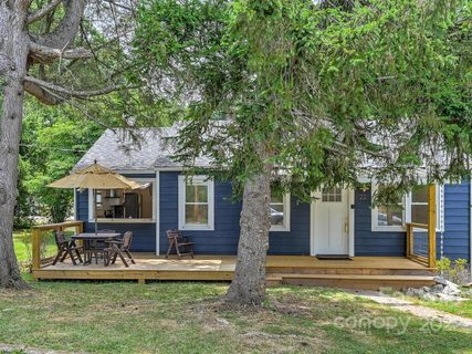 22 Broadview Avenue sold home in Broad View Park, Asheville, NC