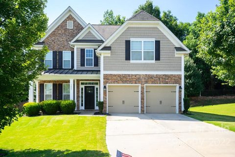 3025 Collin House Drive sold home in Lakebridge, Fort Mill, SC