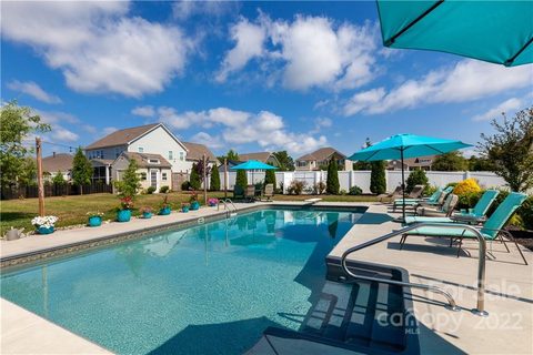 7701 Lazy Hollow Lane