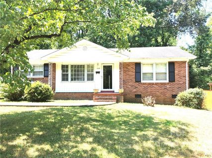 1015 Rollingwood Drive
