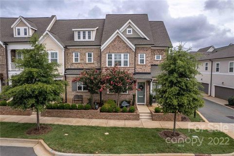 Previously sold for $592,900
