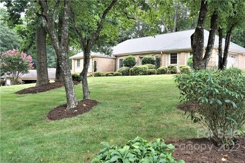 1005 E 24th Street sold home in Brookwood Hills, Newton, NC