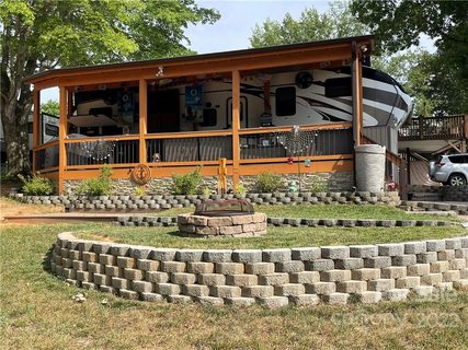 105 Cedar Lane