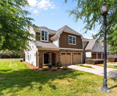 8542 Loxton Circle