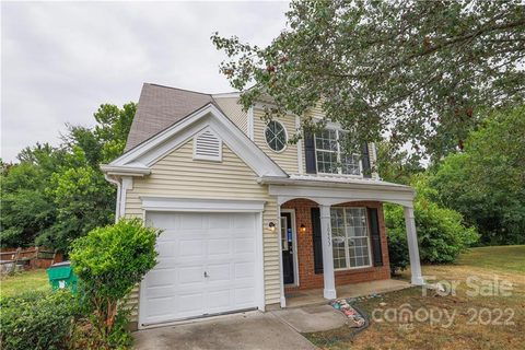 10453 Roundleaf Drive sold home in Loren Farms, Charlotte, NC