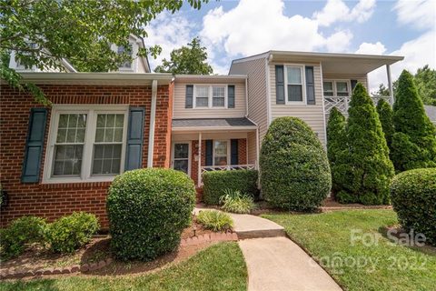 10807 Winterbourne Court sold townhome in Kensington At Raintree, Charlotte, NC