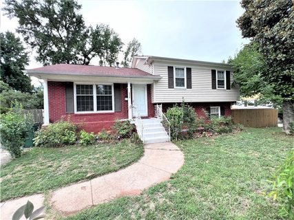 5326 Amity Place
