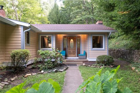 26 Utopia Road sold home in Chunns Cove, Asheville, NC