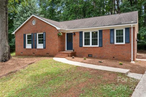 6224 Cross Creek Lane