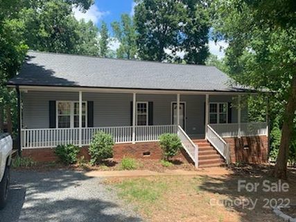 290 Skyland Drive