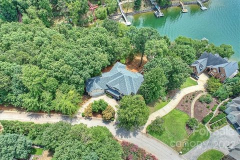 7121 Topsail Circle sold home in Anchorage, Tega Cay, SC