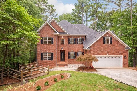11182 Scullers Run sold home in Watertrace, Tega Cay, SC
