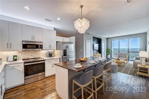 333 W Trade Street 1501
