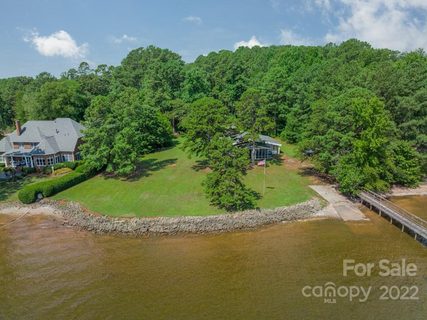 8303 Luckey Point Road sold home in Luckey Point, Denver, NC