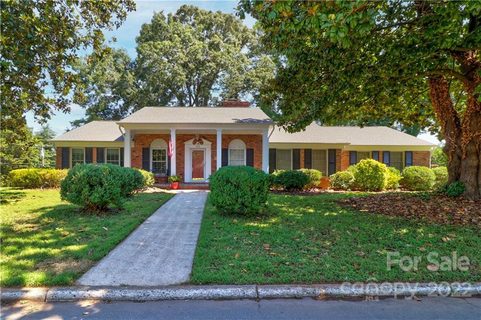 804 Birchcrest Drive