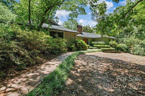 1123 River Oaks Lane