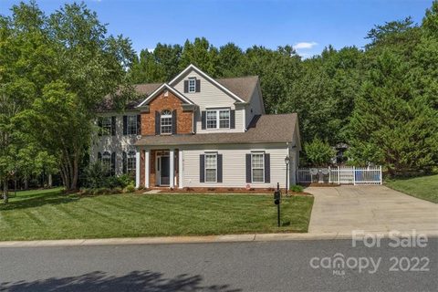 15129 Strathmoor Drive sold home in Strathmoor, Charlotte, NC