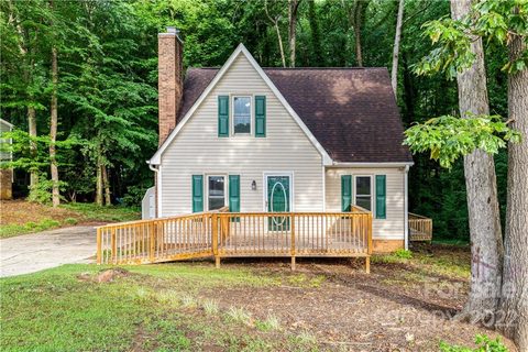 2405 Autumnwood Trail