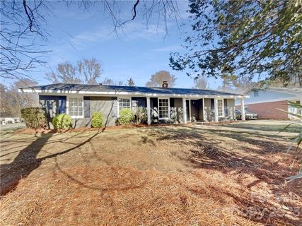 7117 Lake Drive
