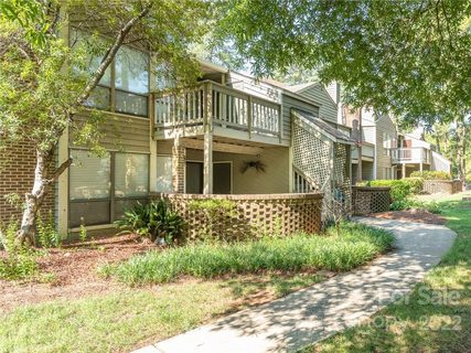 1600 Sharon Road 7