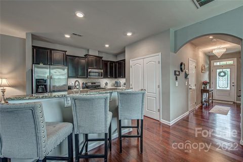 2708 Sawbridge Lane