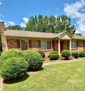 425 Shallowood Lane